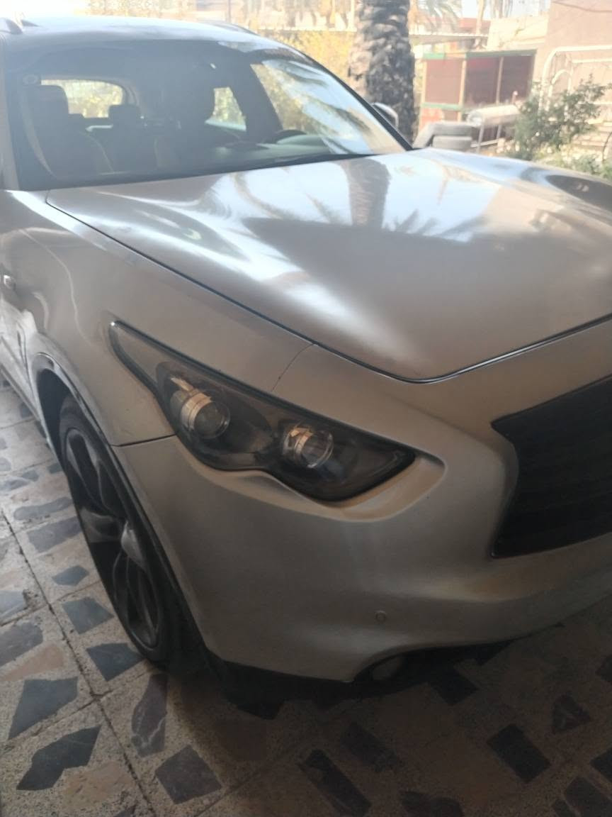 السلام عليكم 🤝🤝🤝
👈👈 الوحش الياباني من شركة نيسان  نوع السيارة انفنتي FX 50  محرك ٨ سيلندر موديل 2010 👉👉
(( فقط  مراوس حسب القناعه)) 
السيارة وارد خليجي مخصصه حسب المواصفات القياسيه  للملكة العربية السعودية 🇸🇦👍
👈 لحد يقارنها بالوارد الأمريكي المهجومات والغركانات 👉 

السيارة مواصفات فول للأخير شنو الي بالك موجود بيها من كاميرات من كلشي 👍

السيارة بيها قطعه وحده صبغ الجاملغ الخلفي الايسر بدون معجون...

السيارة رقم بغداد مشروع دولي هزة وسنويه جديده. 🌹🌹🌹 

السيارة يرادلها بولش درجه اولى...
👈 كير محرك تبريد  كفاله 👉 

السيارة جاهزة من كل النواحي 🌹🌹
السيارة محرك ٨ سيلندر المرغوب بهاي الفئة والجناية يعرفون قيمة هذا المحرك 👍

اخوان السيارة معروفه بقوتها ومتناتها 🌹
السيارة معروضه فقط مراوس وبالمرواس سويج بسويج يعني لاانطي فرق ولا اخذ فرق وحسب القناعه  👍 بعد المعاينه والاقتناع والفحص 👍

السيارة متواجدة في بغداد جانب الكرخ منطقه العامريه 👍
متواجد على الخاص او الاتصال على الرقم *********** 👍 بغداد, العراق

