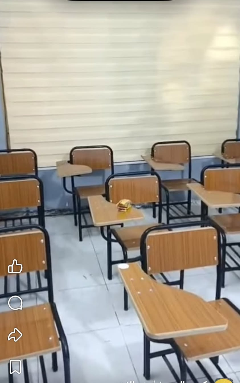 ستول جامعي • ٢٥ ستول • جدد مستعملة