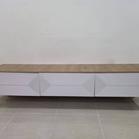 ميز تلفاز