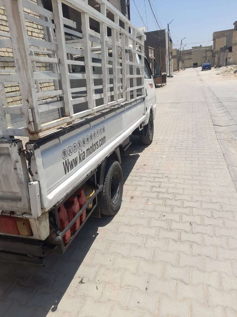 السلام عليكم
كيه للبيع موديل ٩٦ رقم بغداد جديد كير مكينه شاصي رقم شاصي واضح  المكان بغداد ***********
