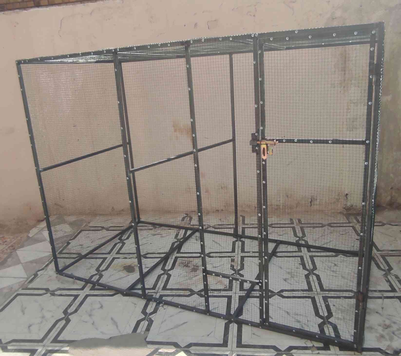 تم اكمال قفص طيور حب الى احد الاخوه في ناحية العكيكه
القياسات
ارتفاع متر او نص
طول مترين 
عرض متر 
سعره 130 
كرمه بني سعيد 
***********
