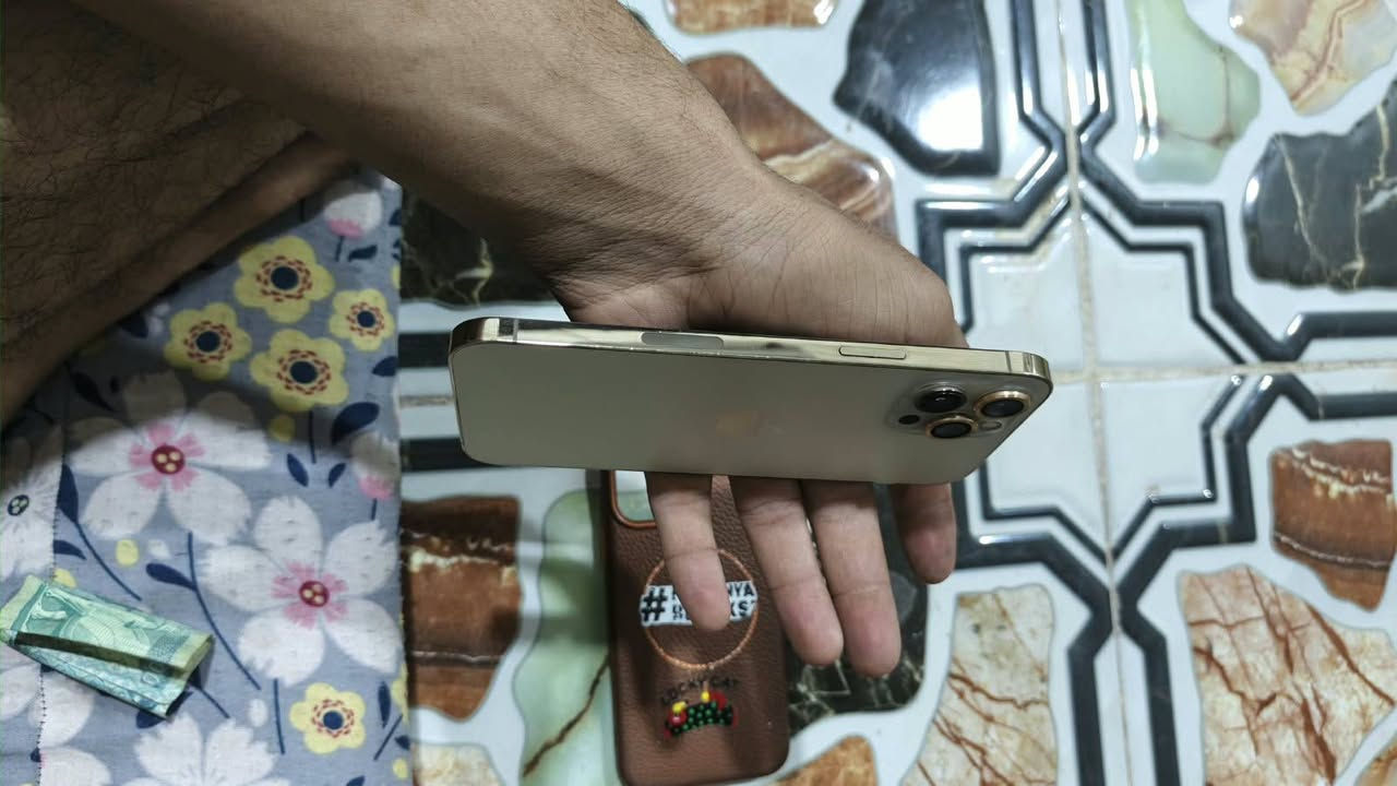 آيفون ١٢ برو ماكس • ٢٥٦ جيجا • بطارية ٧٦٪
