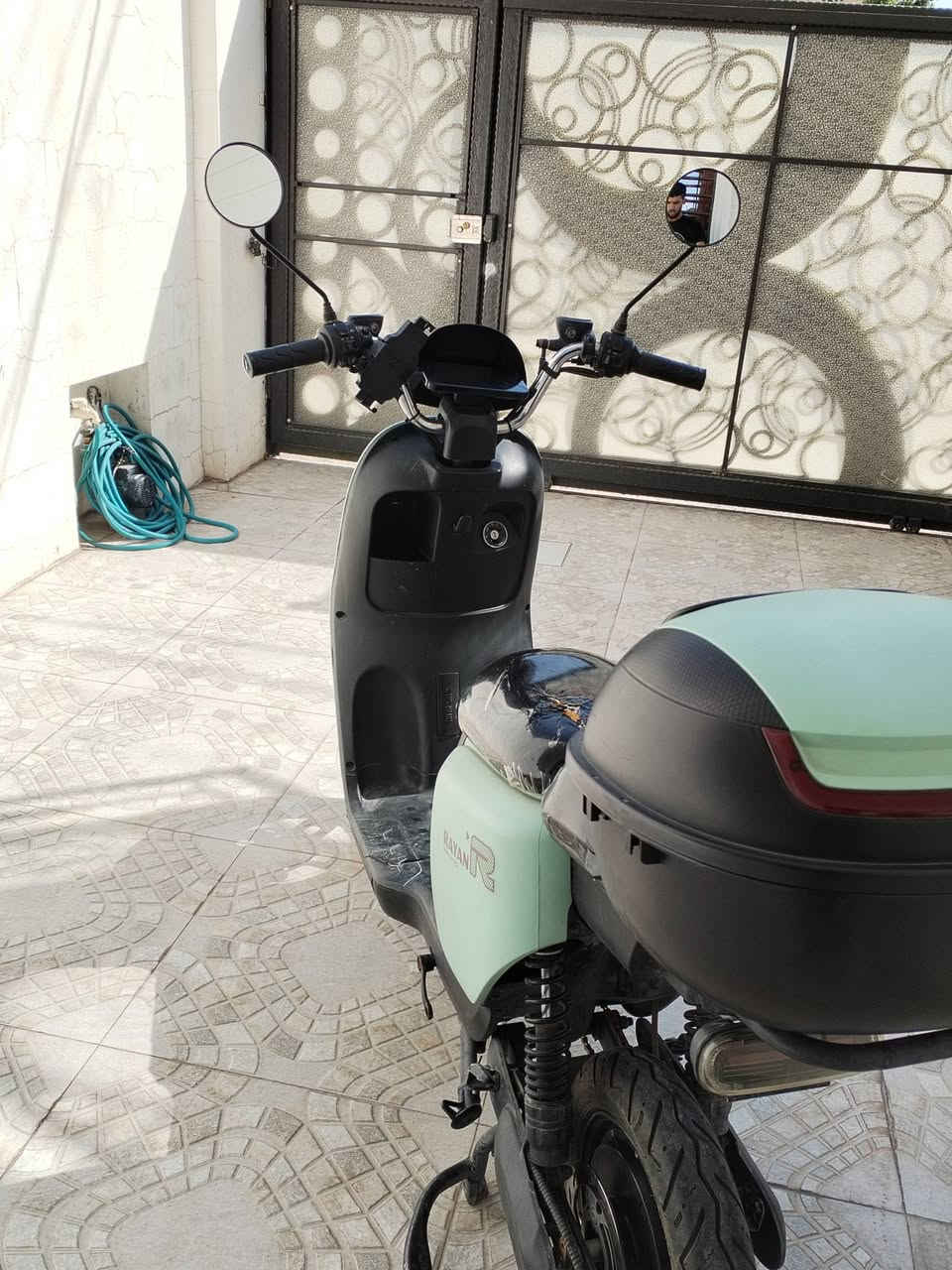 دراجه نوع ريان اربع بطاريات كبار سرعه حقيقيه 51
بيها ملاحظات صغيره مثل ما موضح بالصور او ينرادلها تبديل بطاريات كلشي بيها شغال او ما بي عيب السعر 350 او بيها مجال مكان الدراجه كركوك روناكي قرب افران السدره 
للأستفسار اكثر تواصل على الرقم *********** واتساب متوفر ايضا
