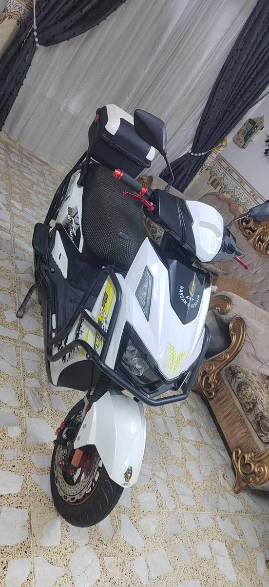 سلام عليكم دراجه شحن جديده جدا بطاريات مسطره اي نقص فول السعر٦٥٠ وبيها مجال مكاني بغداد حي ور***********
