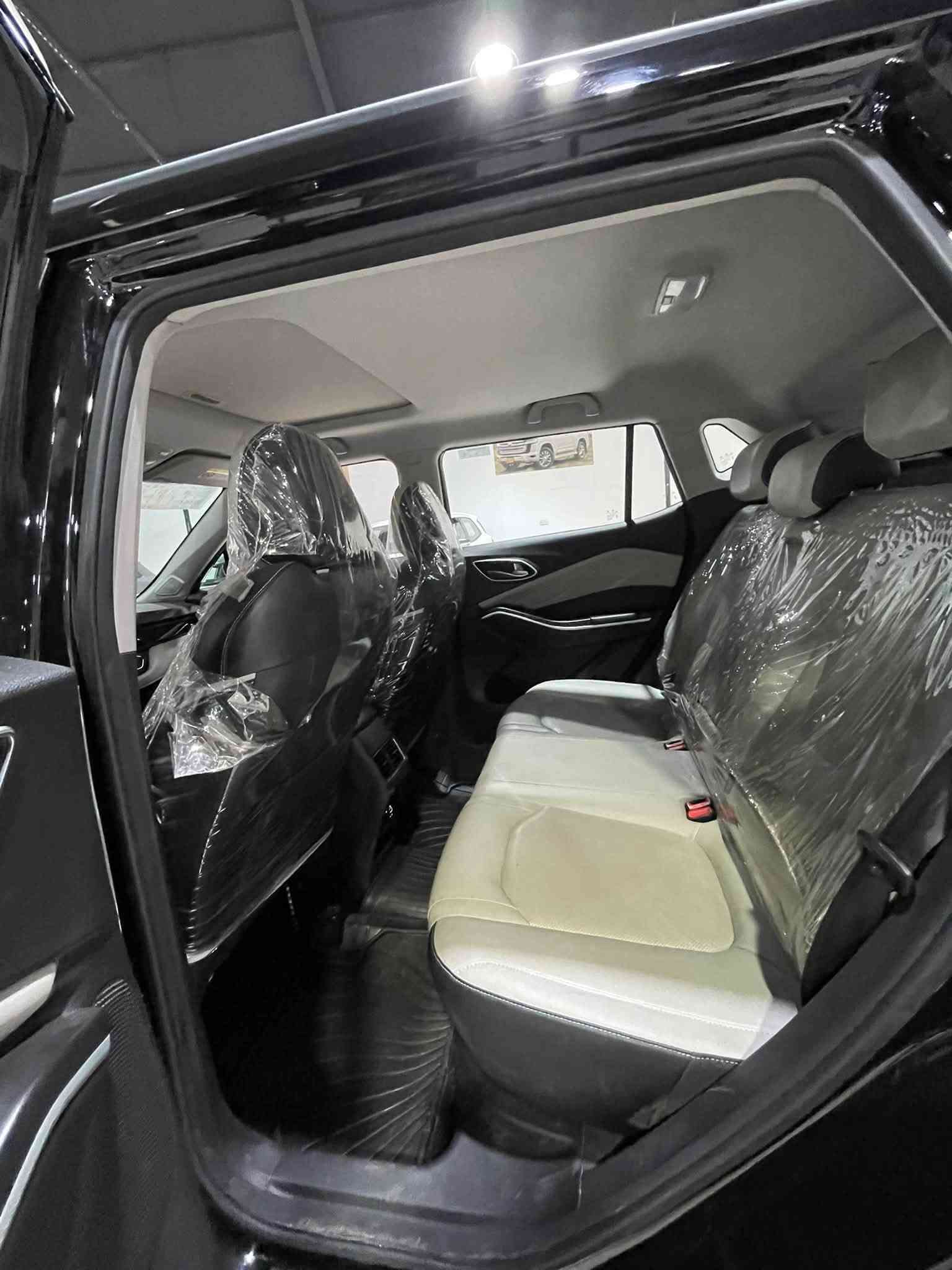 JAC JS4
مودیل2023
بدون صبغ مکفول ✅
مواصفات 1/1فول مواصفات 
(٤ کاميرة/شاشة/CARPLAY/ تحکم ب ستیرن
تحدید سرعة / تبرید مرکزي &تبرید لمس
کشن کهربائي & جلد & داخل ابيض/
فتحة سقف/ بريک بصمة / کيج الکتروني 
بصمة/ حساس/ویل کروم/زینون بلادي 
لایت حدسة &LED/  مراية شفت )
٦٠ الف کيلومتر ماشية
رقم اربيل رقم سنوية هزة کل جدید 
تحویل & غرامة& صبغ& کل بشرط
سعر فقط (105) ورقة 10500$
عنوان : اربيل معرض سمکو اغا
