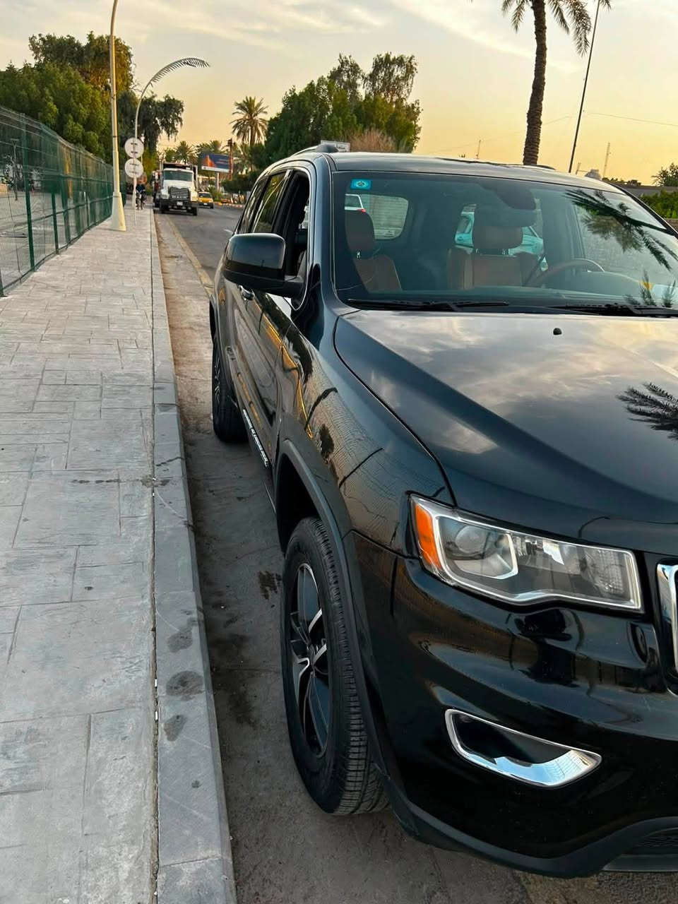 السلام عليكم للبيع
*Jeep Grand Cherokee* 2017 (للبيع) فقط 

.. ماشية 100. السيارة بأسمي بدون حادث فقط بارد بسيط جداً وصبغ مثل ما موضع بال سونار. مكاني الكاظمية رقم دولي الجديد ما بيها اي مصرف جديدة السيارة جدا 

اي استفسار اكثر 

*********** 

ما متواجد ع الفيس والواتس فقط اتصال

السعر 177 وبيها مجال بسيط
