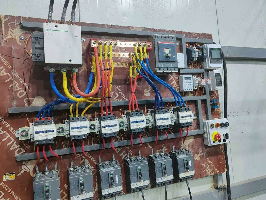السلام عليكم ورحمة الله وبركاته
جمعة مباركة على الجميع كهربائي بوردات ومولدات العمل ليلا ونهارا عمل درجة أولى
***********
