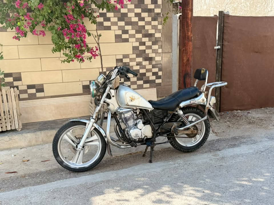 دايلم للبيع كهربائيات شغاله محرك كير خير من الله
شغال سلف وهندر لايت هورن كلها شغاله 
بي صوت بلمحرك مال دايم شفت 
لاتنقيص ولا تبخير 
السعر 250 الف وبي مجال للشراي *********** مكاني بلد
