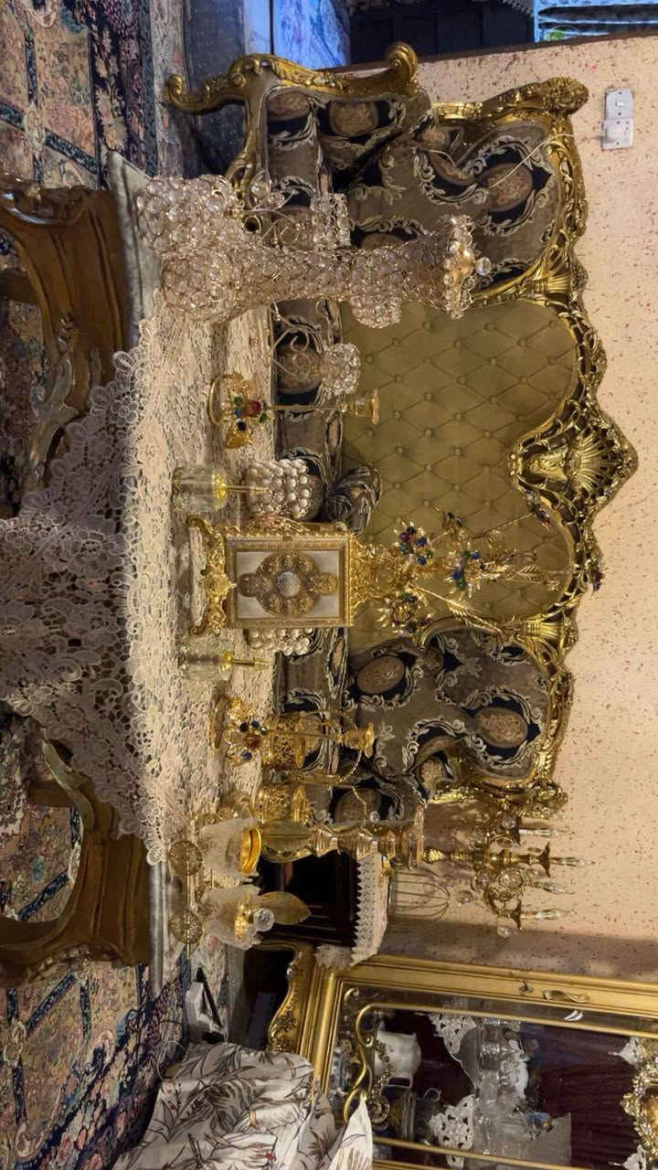 للبيع تخم ملكي زان مصري مع الباترينه مع الثريات مع الميز والطبلات
للاستفسار الاتصال على الرقم***********
السعر نهايته1600 الف دينار عراقي
