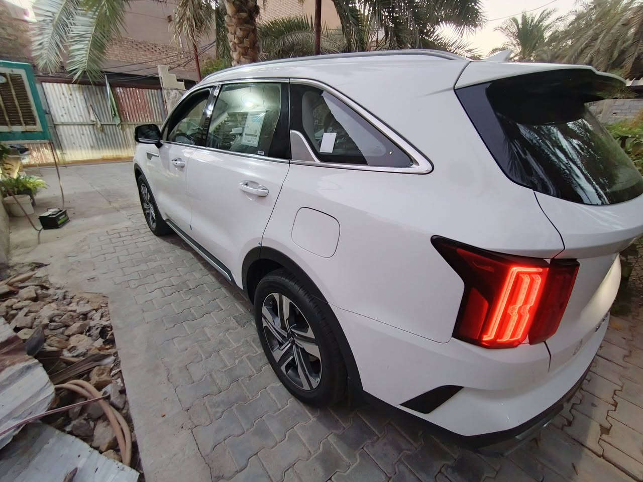 السلام عليكم للبيع كيا سورنتو 2021 خليجي عداد 60 مكفوله عده بارد بالمسطرة باب الصندوك مأشر بالصوره 
 7 راكب
مواصفاتهه معروفه بس قمارة حديد مكينة V6 المرغوب مكان بغداد الكريعات للاستفسار 
***********
