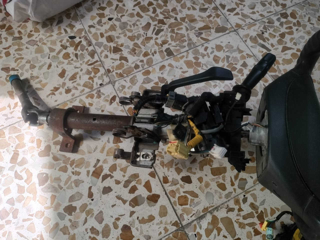 سلام عليكم أغراض النترى للبيع 
ستيرن مثل مموضح بصوره جديد تفصيخ 
مسجل جديد وثاني يشكل 
مسطره نوزلات بس نوزل يحتاج تنظيف 
***********
