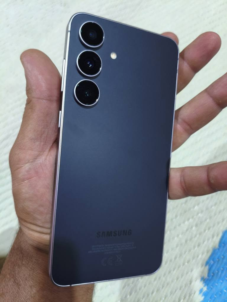 جهاز سامسونج اس 25 اف اي ستخدام سبوعين الشاشة6.7 بوصة - 120 هرتز - Dynamic AMOLED 2Xالذاكره256  جيجابايتالرام16 جيجابايتالكاميرا50 + 8 + 12 ميجابكسلالمعالجSamsung Exynos 2400البطارية والشحن السريع4900 مللي أمبير - 45 واط جهاز لوك نضافه100/100بيع او مراوس حسب رغبه عنوان بصره معقل سعر 600 *********** ويا شاحن لاصلي فقط كارتون لايوجد عنوان بصره معقل البصرة, العراق
