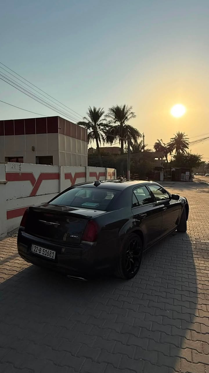 السلام عليكم كرايسلر s300 
2018s
ماشيه70 مايل 
الحادث جاملغ وبنيد ولجاملغ الخلفي كلير
بدون ايرباك🛑
وارد كندي
لون مميز 7 شذرات 
السعر 195 وبيها مجال
***********
