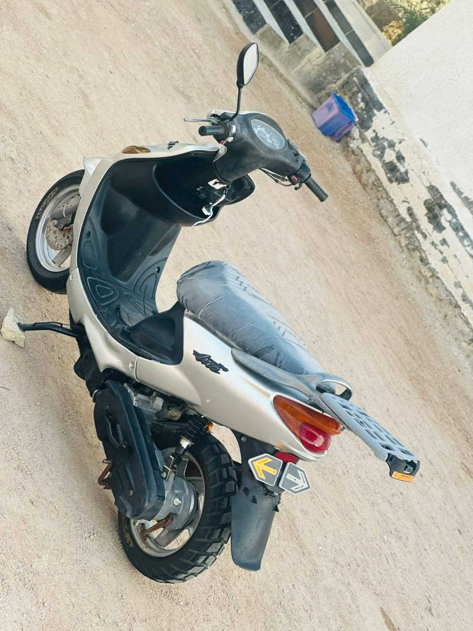 سلام عليكم دراجه دولفين ماليزي دراجه حلوه ونظيف 
نفس صوره مكينه نضيفه كفرات كامله السعر 450 وبيها مجال الشراي مكاني سماوه سوير الشراي الاتصال عل رقم ***********
