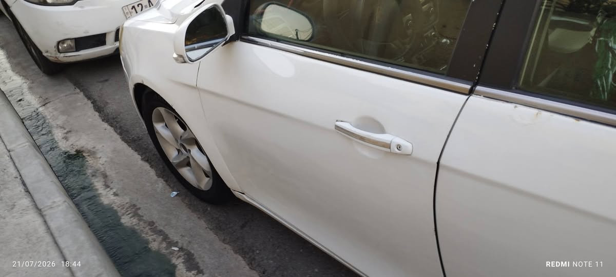 جيلي امكراند موديل ١٣ بغداد رقم إنكليزي هزة جديده سنويه جديده باسمي  مصبوغة حزام بس اني ابيعك عام  داخل دشبول اسود المرغوب مكانها موصل حي البلديات رقم الهاتف ***********
*********** السعر 55
