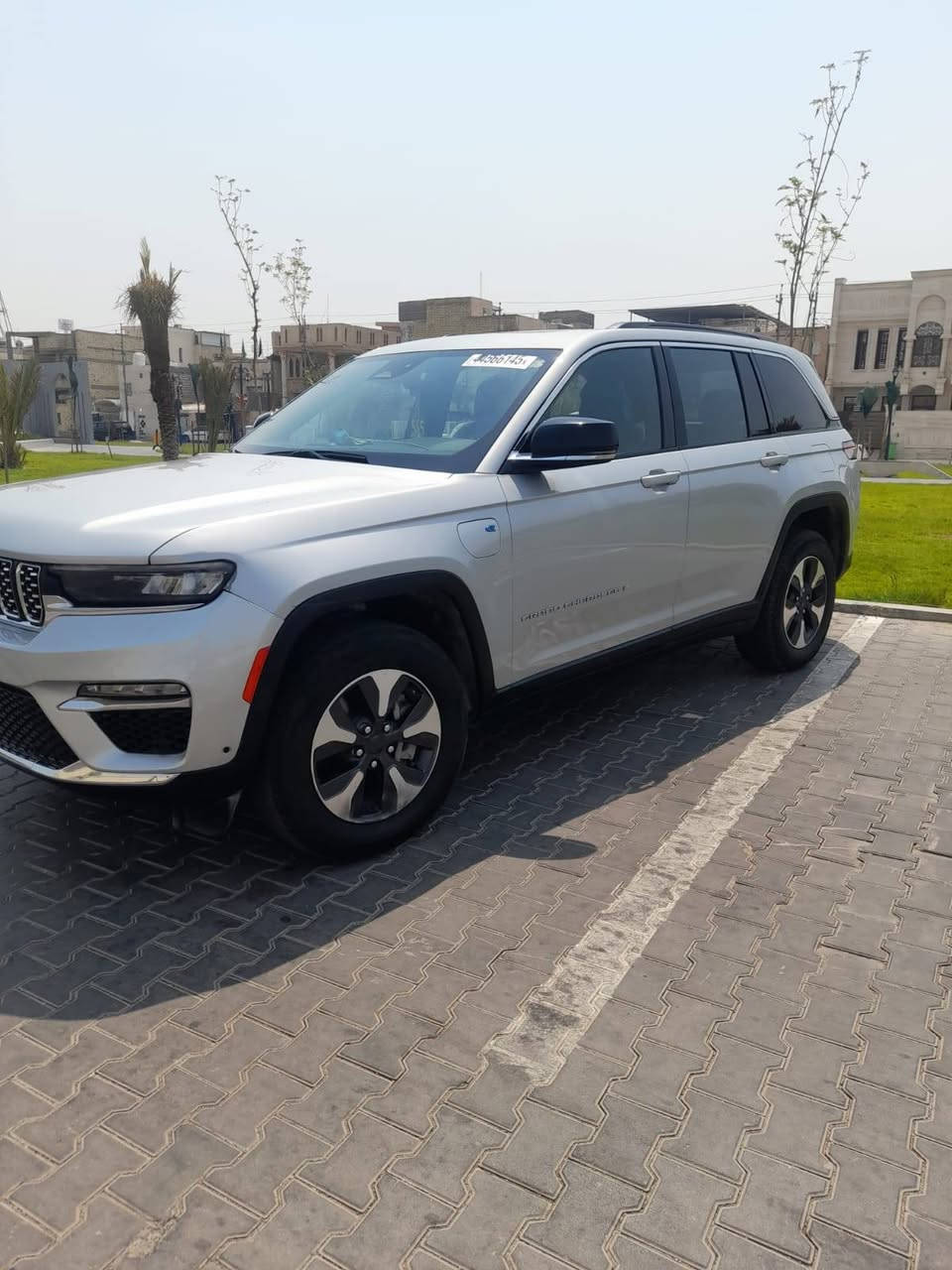 جيب كراند شيروكي (هايبرد 4xe)
موديل.  2024
محرك. 2000 تيربو +  هايبرد +كهرباء
ماشيه. 37mi

ضر رها؛ حادث امامي(بدون ايرباك) 

لمتدد.
بانوراما
بصمه تشغيل  وبصمه أبواب وتشغيل عن بعد
صندوق كهرباء
مقاعد جلد. +كهرباء + خزن ميموري
تدفئه ستيرن + مقاعد
خمسه راكب
رادار 360 درجه
تحديد مسار
حساسات خلفيه
تبريد قطعتين
خمسه انظمه قياده
دفع رباعي
كير ماوس
هاند بريك بصمه
شفتات ستيرن
لايتات لد
هيترات في الكشن
كيبل شحن أصلي مع السياره
 ستيرن كهرباء +فول تحكمات
سستم صوت ودمام خلفي

السعر 315 $
مكان سياره بصره 
***********
