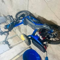 دراجة شحن • بطاريات نظيفة • شاشة تحتاج تبديل