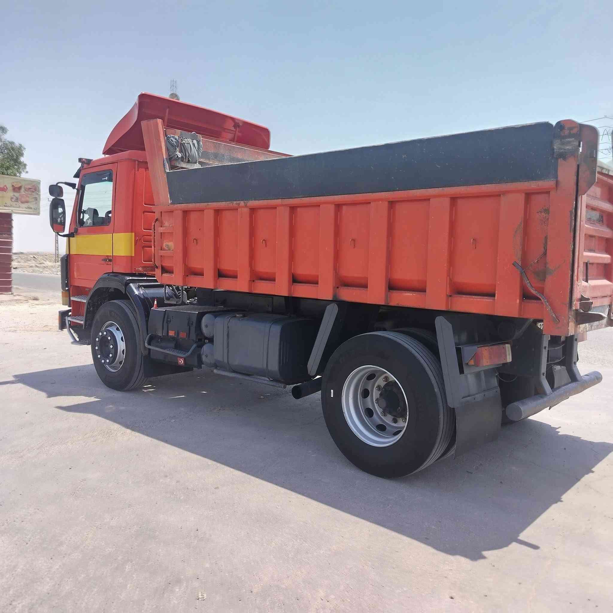 سلام عليكم سكانيه البيع مكينه ١٢ونص بيه تنقيص قليل  كير ٥ب٥ اكسن أبو فلتر جوبلس رقم أربيل بسمي تحويل ثاني يوم هزه جديده سنويه ٣١ شاصي مكفول بلاديه طويله قماره مكفوله من صبغ وخياس سياره عليه بلادي جاهزه العمل مكان بغداد الدوره السعر 175 وبيه مجال قليل رقم صاحب سياره ***********
