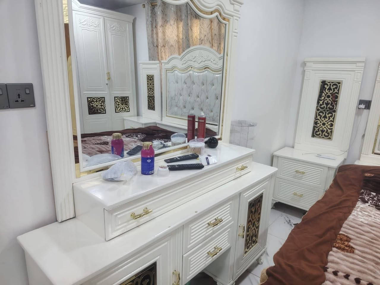 السلام عليكم غرفه مستخدمه 20 يوم عنوان واسط العزيزيه شارع التربيه يوجد واتساب ***********
