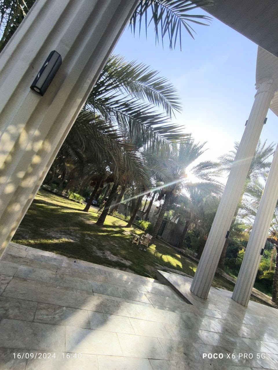 سلام عليكم 

العقار ٣دونم  تحويل اسهم باسم المشتري 

يحتوي على فله وبيت اخر بسيط  واجهه ٥٧ مغروس بالنخيل والحمضيات  يقع في الحسينيه البزل الرأيسي قرب مطبخ العتبه اي انه يقع في الشارع الرابط بين شارع الحسينيه وشارع بغداد 
للاستفسار الاتصال على ***********⭕
