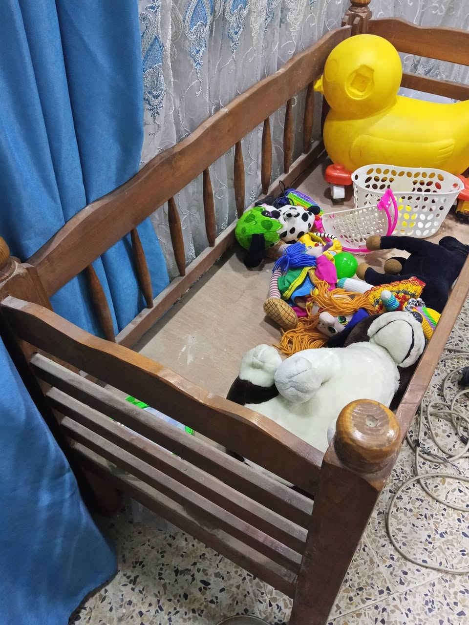 سلام عليكم اخوان للبيع تخت مال اطفال نضيف حيل موصل حي سماح شراي يدلل ***********

نص مكتوب في الصور:
- 15
- مجال قليل 40 بين