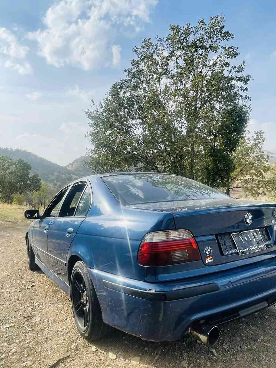 بي ام دبليو • سلسلة ٥ • بدون تفاصيل