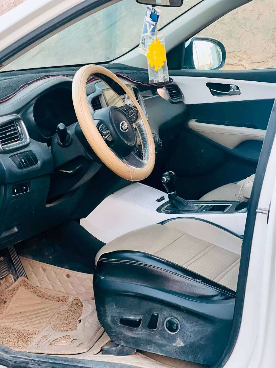 سورنتو ٢٠١٦ خليجي
كفاله
رقم بغداد باسمي سنوية جديدة لغاية ٢٠٣٠
سته سلندر
بصمه
سبعه راكب
كشن السايق كهربائي
جنطة كهربائي 
كشن جلد
حساس امامي وخلفي 
المحرك شرط لا مفتوح ولا يبخر ولا ينقص كير شرط 
سيارة جديدة بمعنى الكلمه 
ماشية ١٣٣
$ السعر 195 
باقي التفاصيل 
للاستفسار الاتصال ***********
