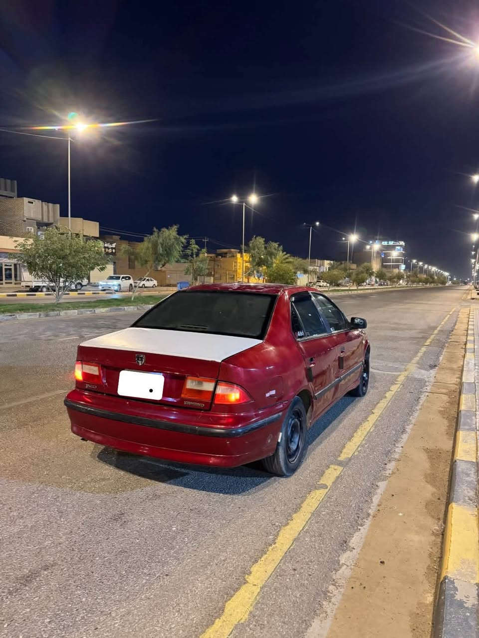 السلام عليكم 

سمند خصوصي لون ماروني
سياره كير مكينه حداديه تبريد ثلج تخم تاير 
سياره بس كشره شوفت عينكم سياره متجايه بدون شاصي سياره ما ذب عليه إذا جناي ومال خبزه 
رقم كربلاء الماني سنويه 2017 
تجي تكلب وتشوف سعرها ( 30 ) وبيها مجال 
مكاني النجف ***********
