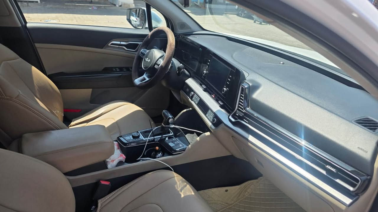 السلام عليكم ورحمة الله وبركاته

🚘 كيا سبورتاج موديل 2024 خليجية كفاله عامه فول مواصفات

✅ كفالة عامة حتى من البارد

✅ ماشية 65 ألف كم

✅ بصمة دخول وتشغيل

✅ بانوراما

✅ تبريد وتسخين كشن

✅ كشن كهرباء

✅ شفتات ستيرن

✅ شاشة كبيرة

✅ كاميرات

✅ تحكمات ستيرن

✅ السيارة بحالة ممتازة وجاهزة للفحص
وبعد هواي مواصفات

💰 السعر: 210$

📞 للاستفسار: ‭***********‬
