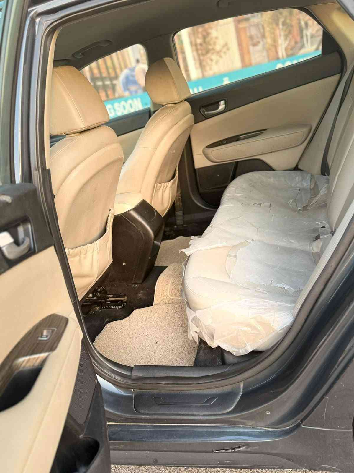 السلام عليكم سياره نوع اوبتيما مديل 2016فول موصفات بيها قطعتين كلير الباقي كفاله بدون دواخل سياره جديده كير مكينه حداديه تخم تاير تبريد ثلج العنوان كربلاء السعر 98بيها مجال حك الجيه رقم نكليزي بغداد رقم الهاتف ***********
