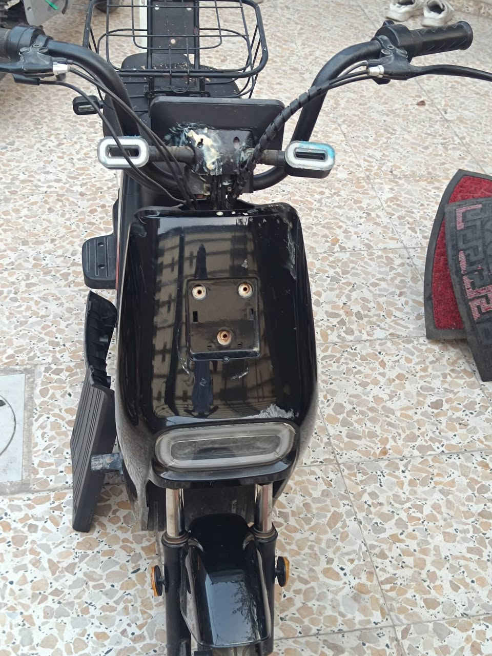 سلام عليكم
رقم ***********
دراجه شحن كلشي مابيه بس عوزه بطاريات 
وسعره 150دراجه نضيفه وحلوه وشراي يجي خاص وسهله
