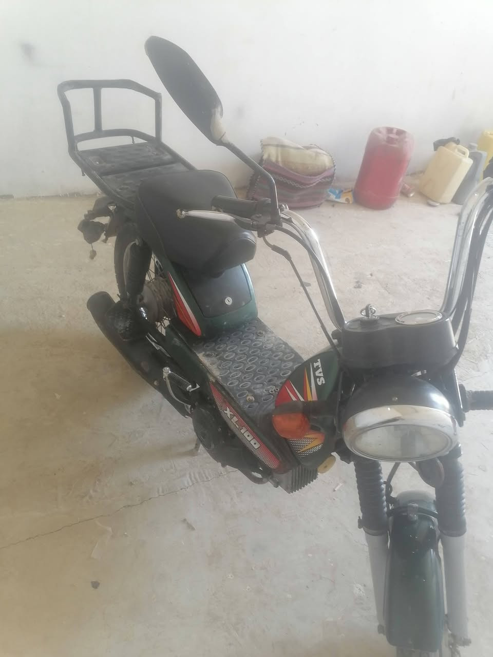 سلام عليكم دراجه هندي TVS   XL100 للبيع الاستفسار الاتصال ***********
