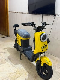 ار تسعه لبيع الدراجه نضيفه وحلوه رايدها 350وبيها مجال بسيط مكان بغداد ...