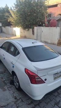 نيسان سني 2020 ام البليته الزركه مكفوله من ضربه وصبغ  كير محرك بجيس ما...