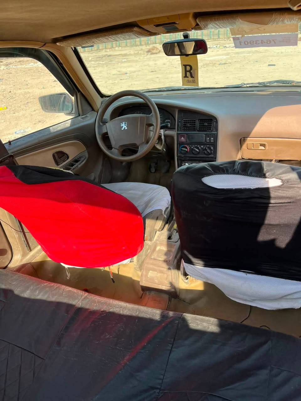 السلام عليكم بيجو ٤٠٥ 
السياره جاهزه ماعده التبريد مايشتغل السياره مبدلها راديتر ومبدللها مراوح جدد الشواصي سليمه عندك فقط الخياس بل قماره مكان السياره حله بكرلي السعر ٣٤ وبيها مجال بسيط 
ملاحضه السياره مشروع وطني بسم صديقي  السياره اكعدك ويا راعيها وتفاهم عليه غرامات ع راعي السيارره وعليه هيئه ١٢ الف اروح وياك نصفر الهيئه.  الرقم ***********
