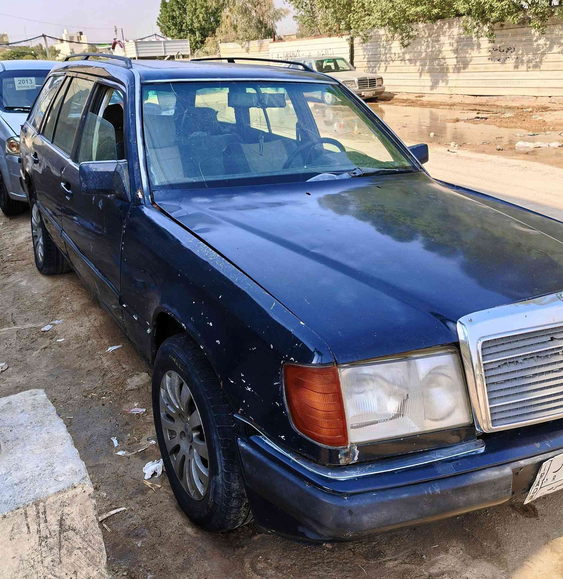 مرسيدس دب للبيع السعر 15 ورقه $ ✅ 
مكينه بطه 2500 كايمه يرادلها تجفيت ♻️ 
راعيها بغداد حي الكرامه عندي مستمكاته
العنوان النجف  *********** الشراي يتصل فقط
