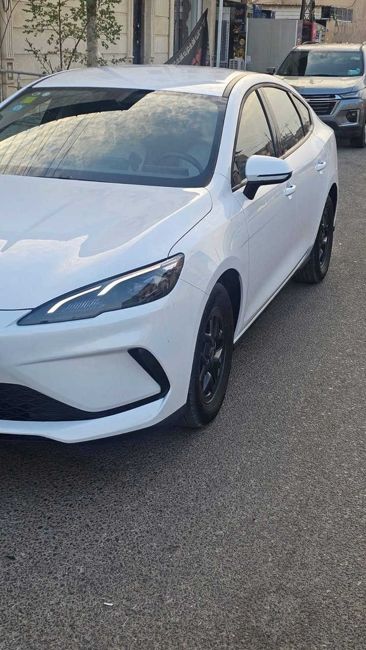 السلام عليكم 
بي واي دي BYD سيل 5
موديل 2025 رقم بغداد حره تحويل ثاني يوم 
السياره كفاله عامه كلش 
ماشيه 19000 
العنوان بصره 
السعر 127وبيها مجال بصيط
رقم الهاتف ***********
