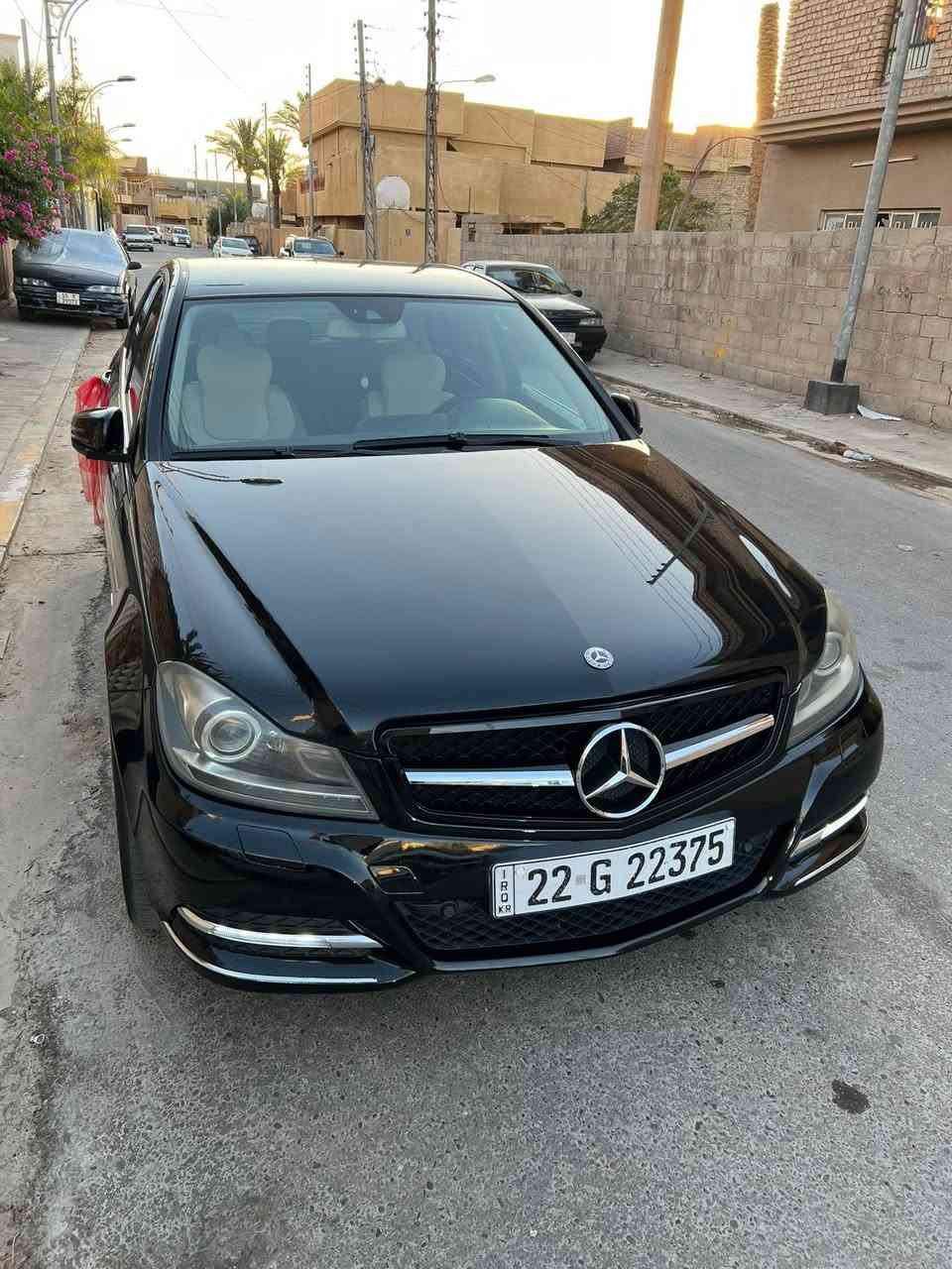 السلام عليكم
مارسدس سي كلاس 2012
‏w204 خليجي وكالة اربيل هزة سنوية براد جديد باسمي
تو ويل مكينة اربعة سلندر تيربو صفر مسج
بردة الخلفية كهرباء ماوس 
حساسات امامي خلفي لايتات زنون داينمك متحرك بكلايت لد  
ماشية 210 الف كيلومتر
بيها طخة باب الشارع بلهلال جاملغ الخلفي جهة السائق وراشين الباب والجاملغ السونار مرفق
السعر 120 ورقة وبيها مجال 
***********
