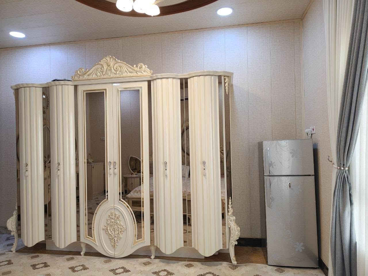 🔥 غرفة نوم نظيفة للبيع 🔥
✨ لمن يبحث عن غرفة نوم مرتبة ونظيفة جداً.
🛏️ غرفة نوم كاملة للبيع ٩ قطع، مناسبة للبيت الجديد أو للعرسان.

📍 العنوان: القرنة / الشرش
💰 السعر: ٢ مليون 
📞 للاستفسار والتواصل واتساب: ***********

📌 البيع للجادين فقط، والتواصل يكون واتساب او اتصال على الرقم أعلاه.
🔔 اللي مهتم لا يتردد بالتواصل، واللي ما يحتاجها ياريت يساعدنا بالمشاركة ❤️
