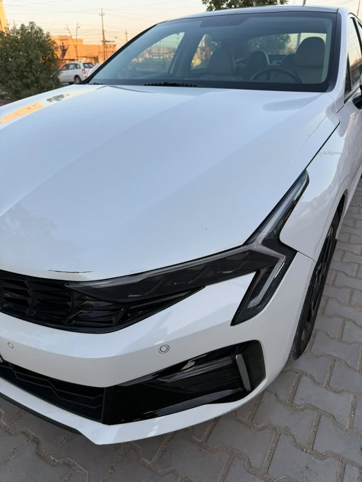 كيا كي 5
Kia k5 
موديل 2024 خليجي ضمان المجموعة الدولية 

المواصفات:
بانوراما 
كشنات جلد 
تشغيل عن بعد و دخول ذكي
مري شفط
شاشة متصلة 
تبريد قطعتين 

ماشية 72 الف كيلو 
السيارة بلادية و بالضمان و كل تبديلات الدهن و الصيانة بالشركة و مسجل بدفر الصيانة 
رقم بغداد الجديد
السيارة باسمي تحويل مباشر ثاني يوم 
مكان السيارة بغداد المحمودية 

السعر:220 ورقة

للأستفسار:
*********** 
موجود واتساب ايضا
