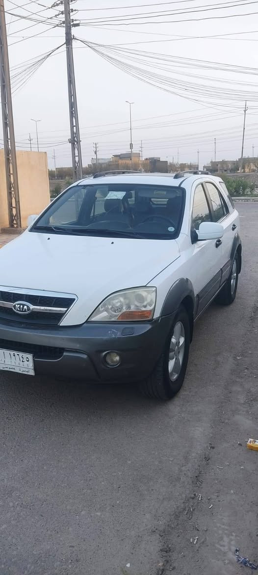 سورينتو 2009 خليجي 7 راكب  مكفولة من الضربة ومن الصبغ
‏رقم بصره
‏محرك 6 سلندر 3300 / فور ويل / تحكمات ستيرن / كرسي السائق كهربائي/ فتحة سقف / تبريد + تدفئة شغال / مري شفط
‏
‏مكان السيارة ميسان ***********
