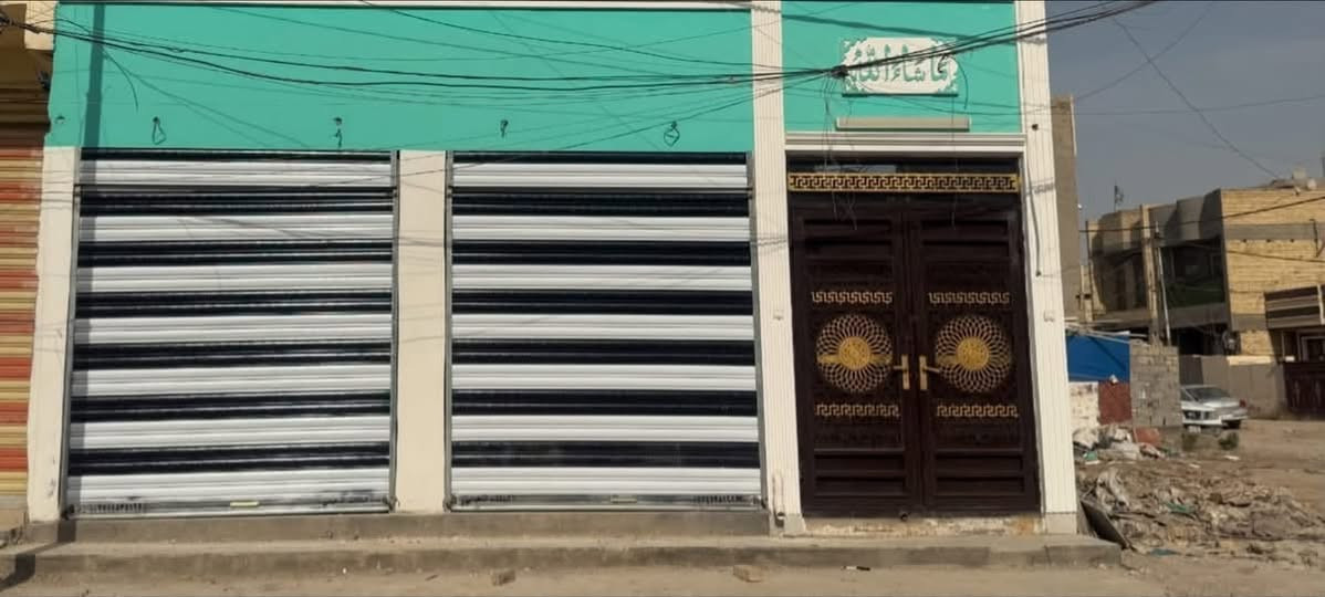محل للايجار وجه 6 متر ونزال 4.5 متر في  حي السلام 4000 ركن شارع 15 مقابل اسواق القاسم للاستفسار *********** السعر 250 الف
