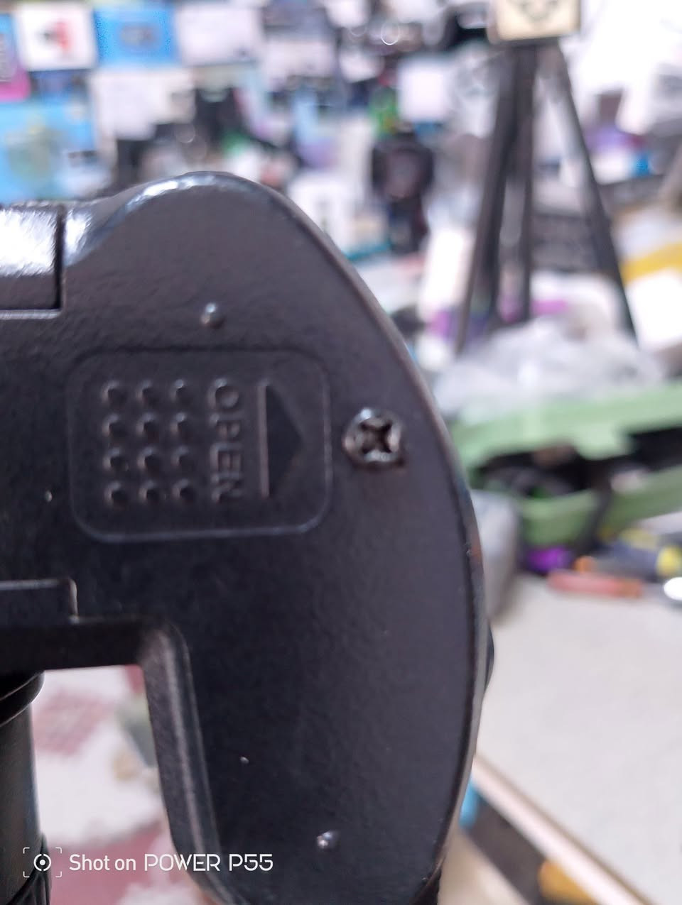 سلام عليكم اخوان كامره بهذا الشكل السعر 75 بدون ملحقات لتفيده يراسلني على الرقم واتساب ***********
