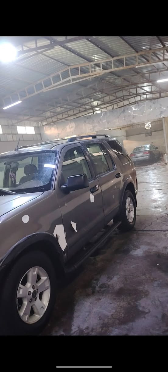 فورد اكسبلورر • ٢٠٠٤