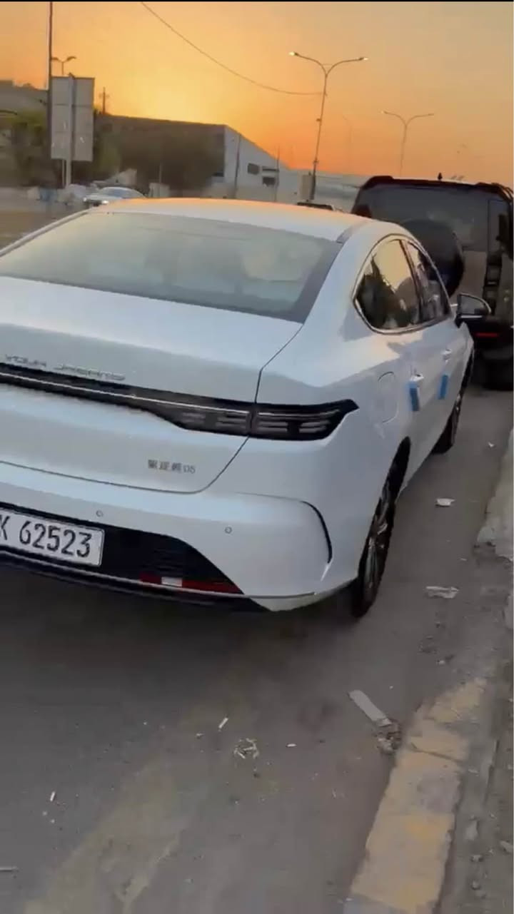 BYD 2025 دستروير 
ماشيه 10 اخت زيرو
مكفوله من كلشي محدثه اخر شي
بكاني بغداد الشعب
***********
السعر ١٩٨٠٠ بي مجال جداً بسيط بغداد, العراق
