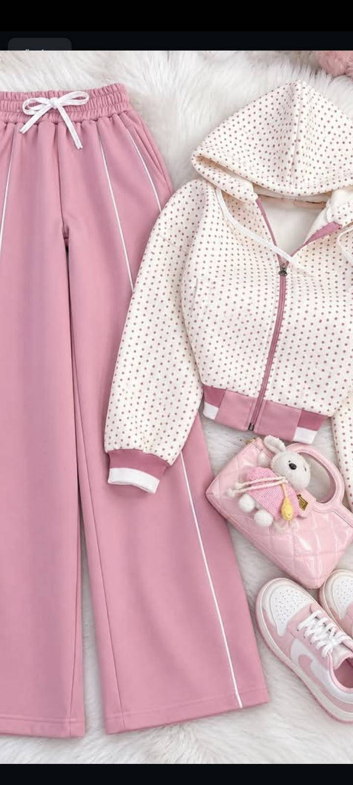 حجز واتساب • ملابس
