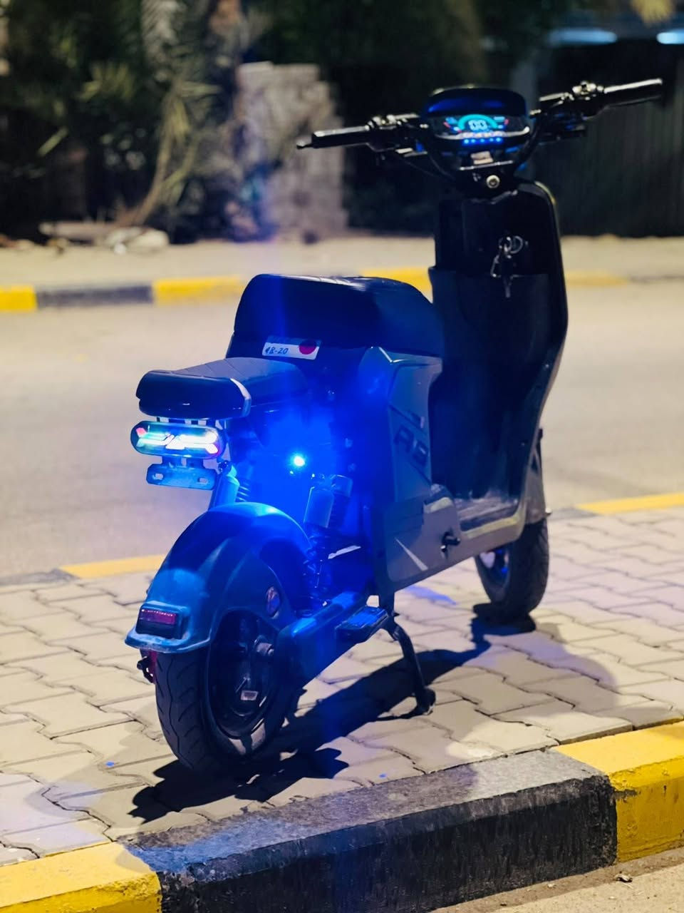 R9 ٢٠٢٦ • ٦ بطاريات ٣٢ • لون زيتوني