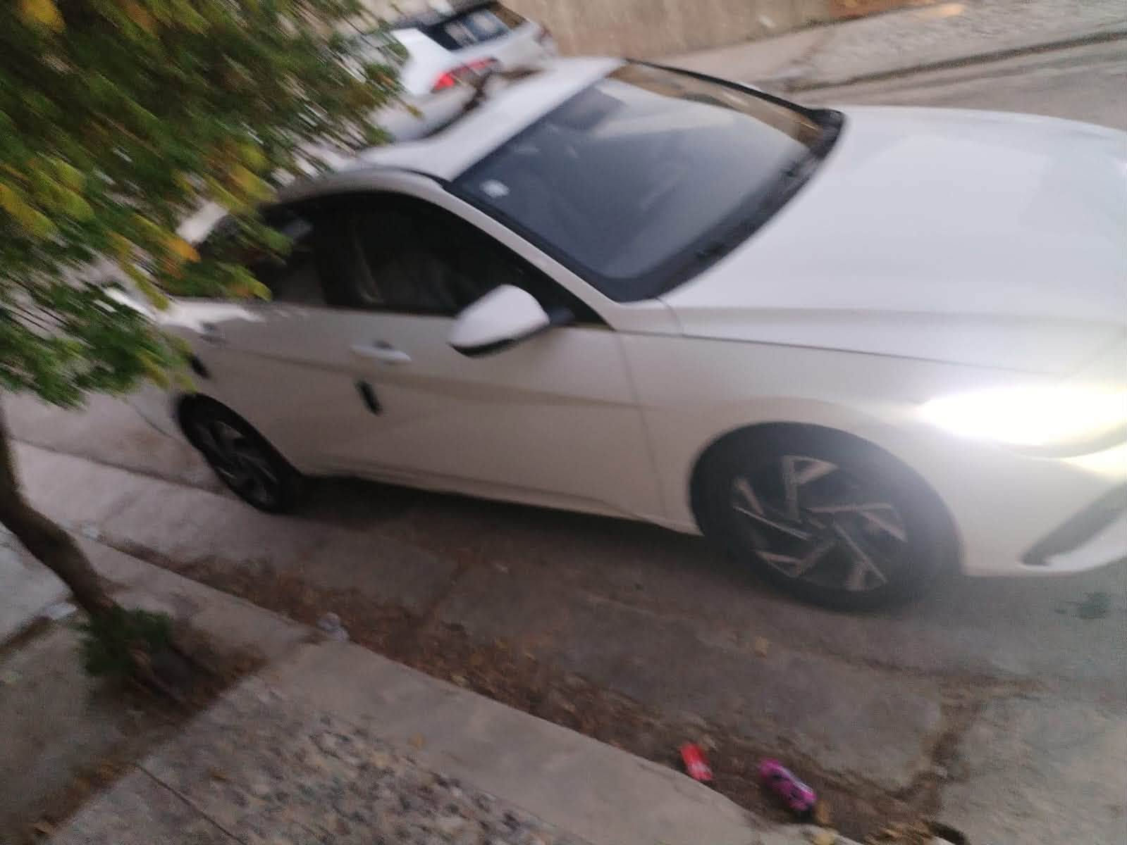 للبيع النترا 2024 خليجي تجميع لون ابيض 

سعر مناسب (130) وبيها مجال بسيط

رقم اربيل دولي شرط التحويل سنويه وهزه جديده  

محرك 4 سلندر وضع شركه كير 8 سرعات

ماشيه 42 الف

فول مواصفات

سلايت 

صندوق ذكي

اوتو هولد

هاند بريك بصمه

لد نهاري

مري شفط + اشاره

كروس سرعه

تبريد قطعتين

تحكم ستيرن

حساسات اماميه وخلفيه

السياره فقط كارت في الجاملغ و بدوسه شبرين

 مكاني : بغداد / الحسينيه

رقم الهاتف:

***********
