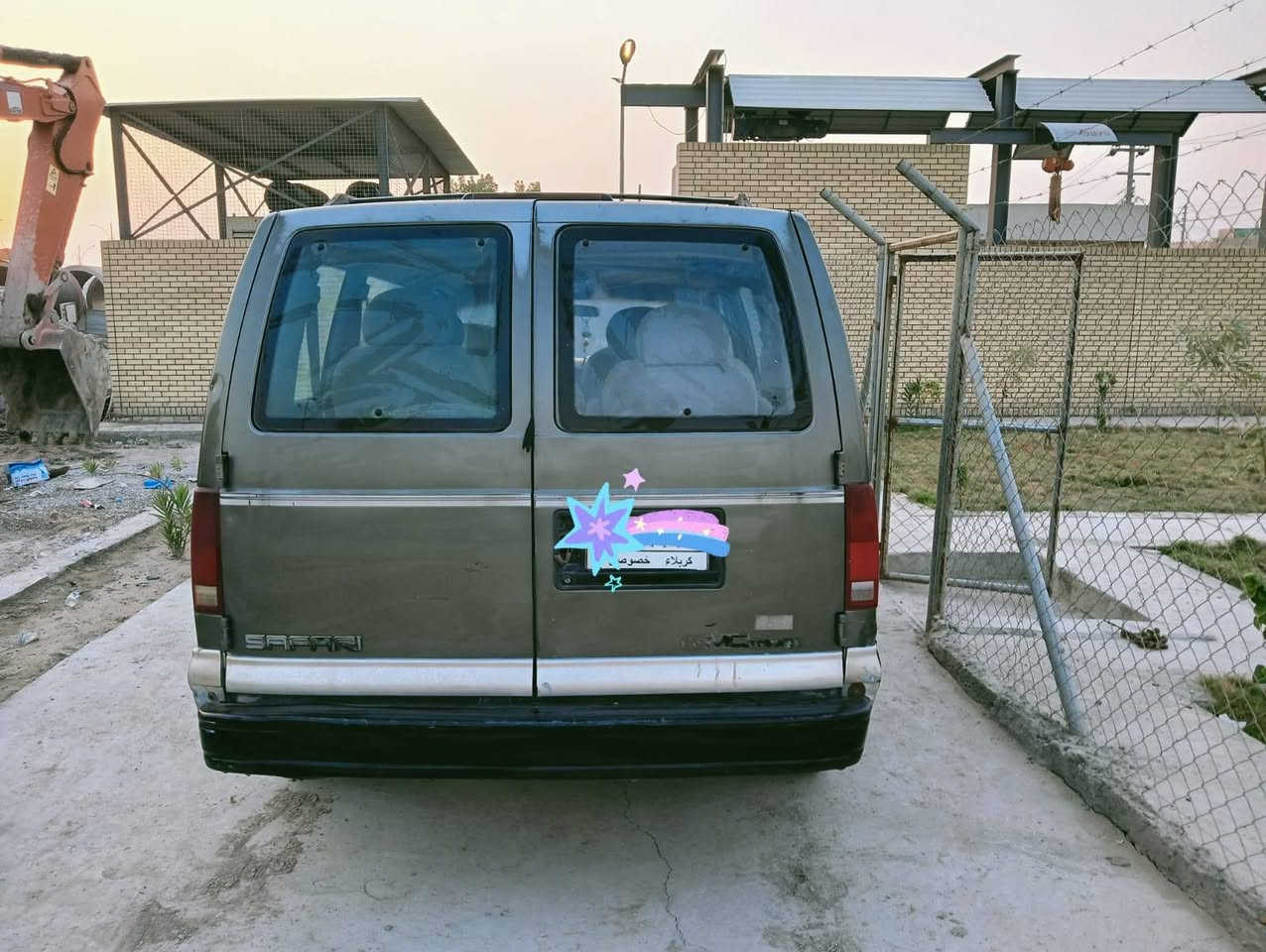 للبيع GMC Safari – فان عائلي واسع وعملي
🔹 النوع: GMC Safari
🔹 اللون: رصاصي
🔹 التسجيل: خصوصي
🔹 الموقع: البصرة
🔹 السنوية: سارية لغاية 2028
🔹 التبريد: عاطل ويحتاج تصليح
🔹 السيارة مستعملة وبها آثار استخدام
🔹 المعاينة والفحص متاحان للجادين
💰 السعر: [يُحدد]
📞 للتواصل: ***********
البيع للجادين فقط، والفحص خير دليل على حالة السيارة.
