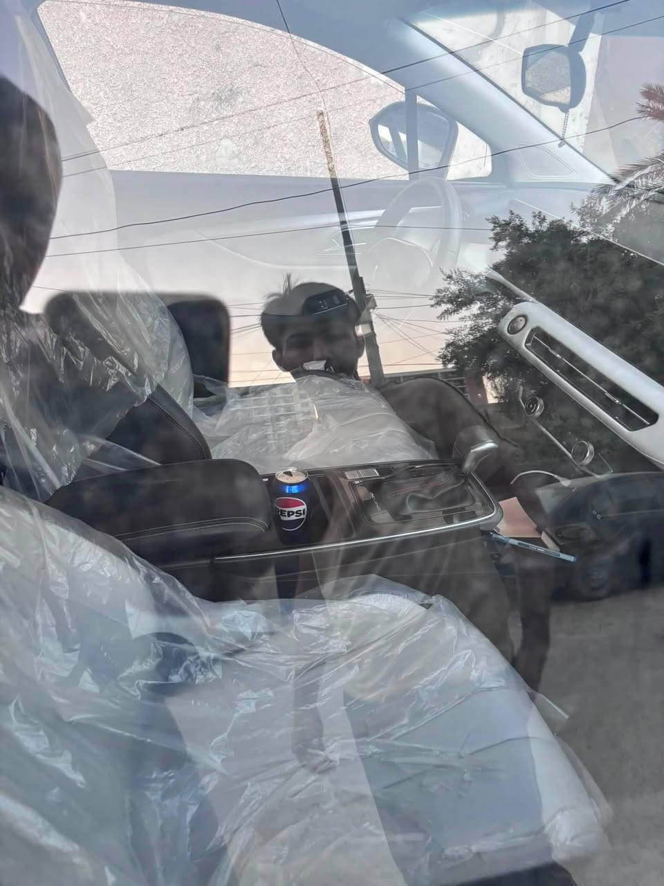 السلام عليكم سيارة بايك U5 للبيع سعر 75 ع وضعها يرادلها لايتات و ترقيم موديل 26 مكاني بغداد الحسينيه راشديه ***********
